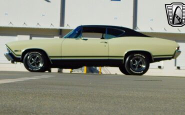 Chevrolet-Chevelle-1968-Ivory-Black-85078-4