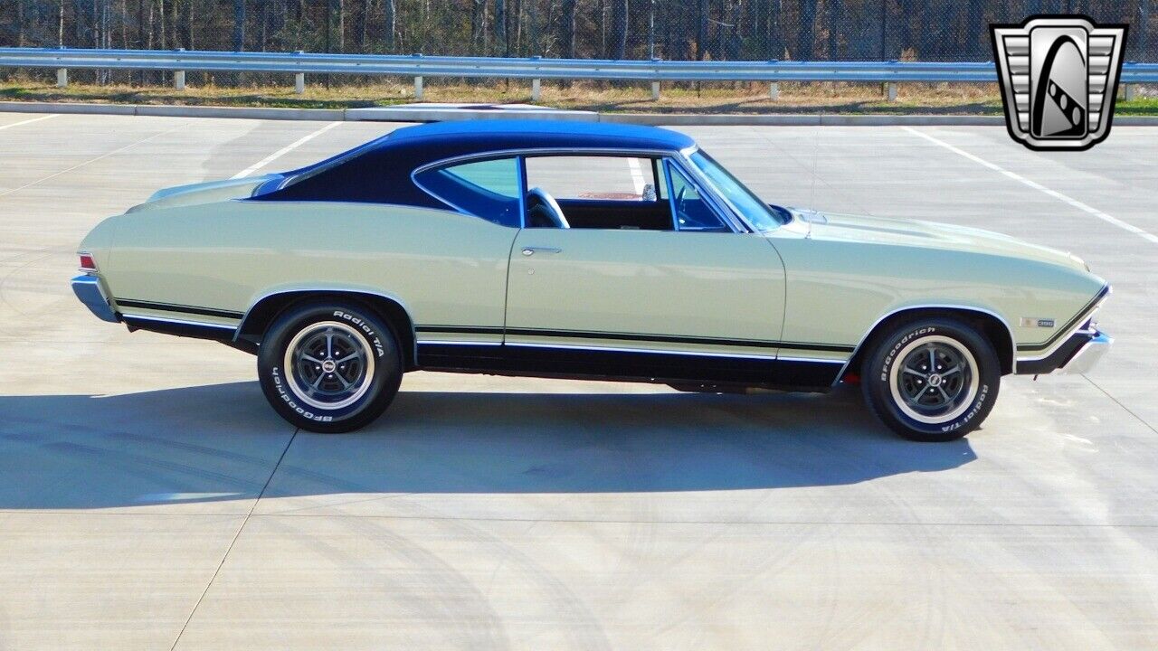 Chevrolet-Chevelle-1968-Ivory-Black-85078-8