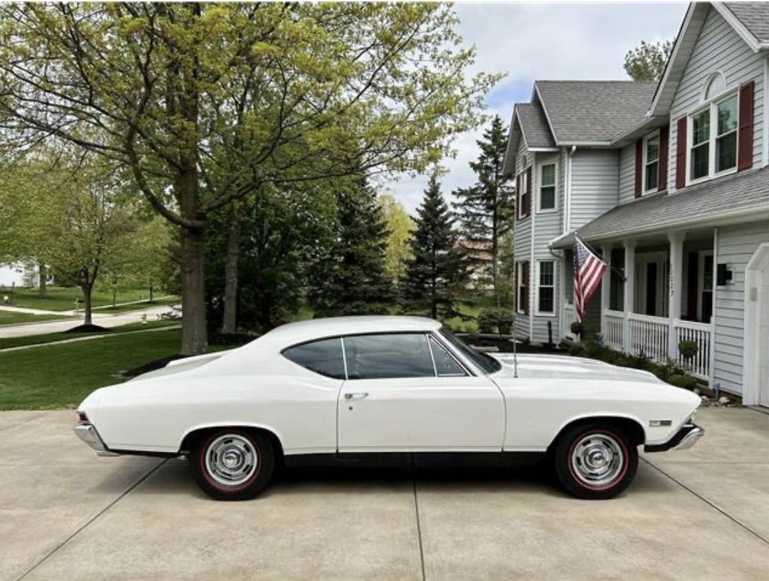 Chevrolet-Chevelle-1968-white-95464-3