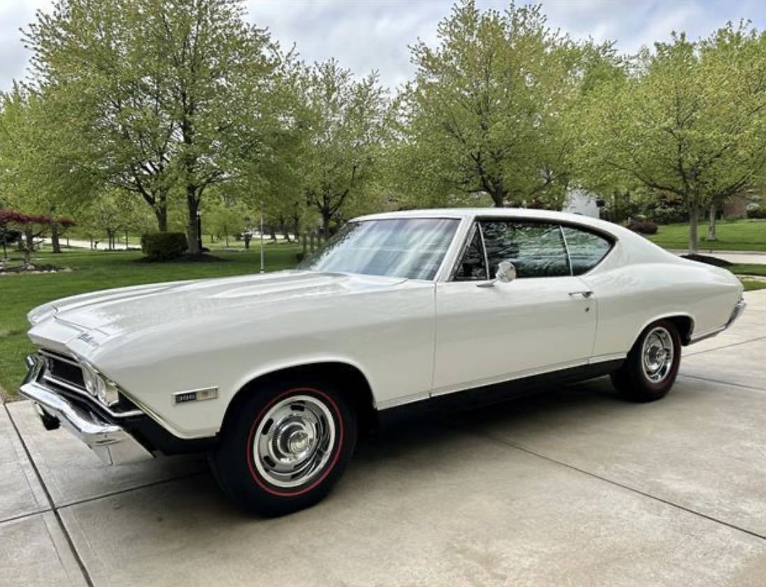 Chevrolet-Chevelle-1968-white-95464-8