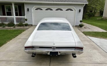 Chevrolet-Chevelle-1968-white-95464-9