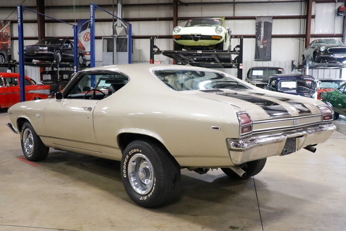 Chevrolet-Chevelle-1969-Gold-Black-5620-5