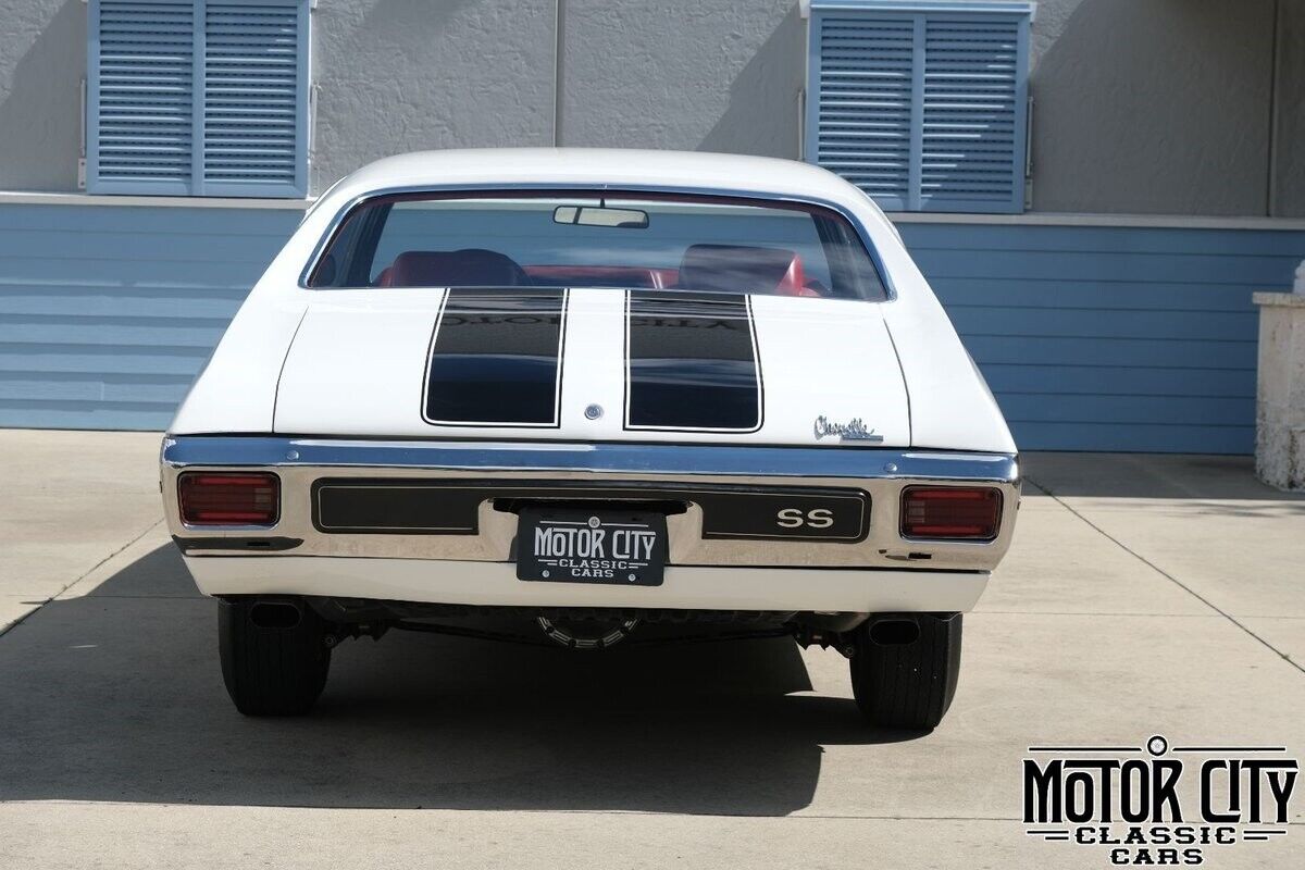 Chevrolet-Chevelle-1970-White-Red-0-3