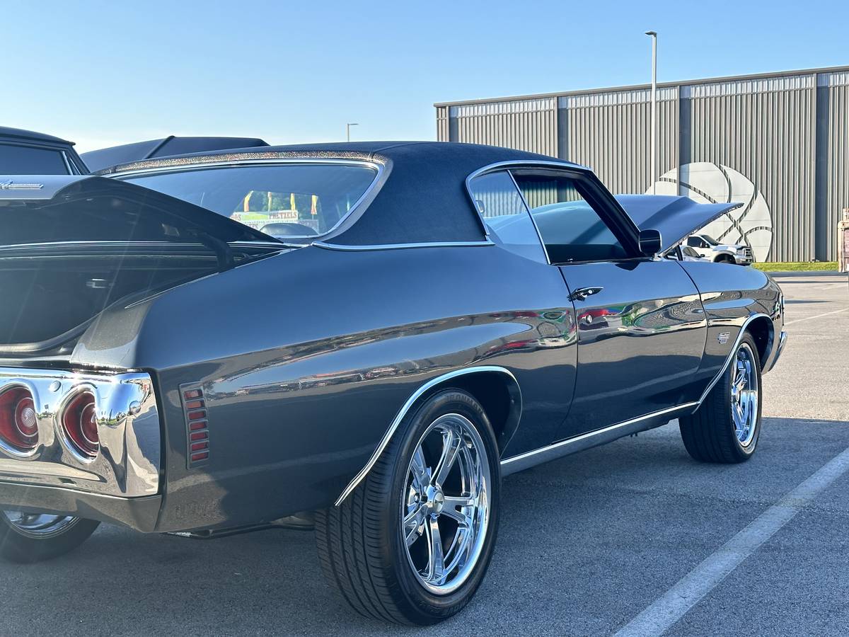 Chevrolet-Chevelle-1971-grey-2092-14