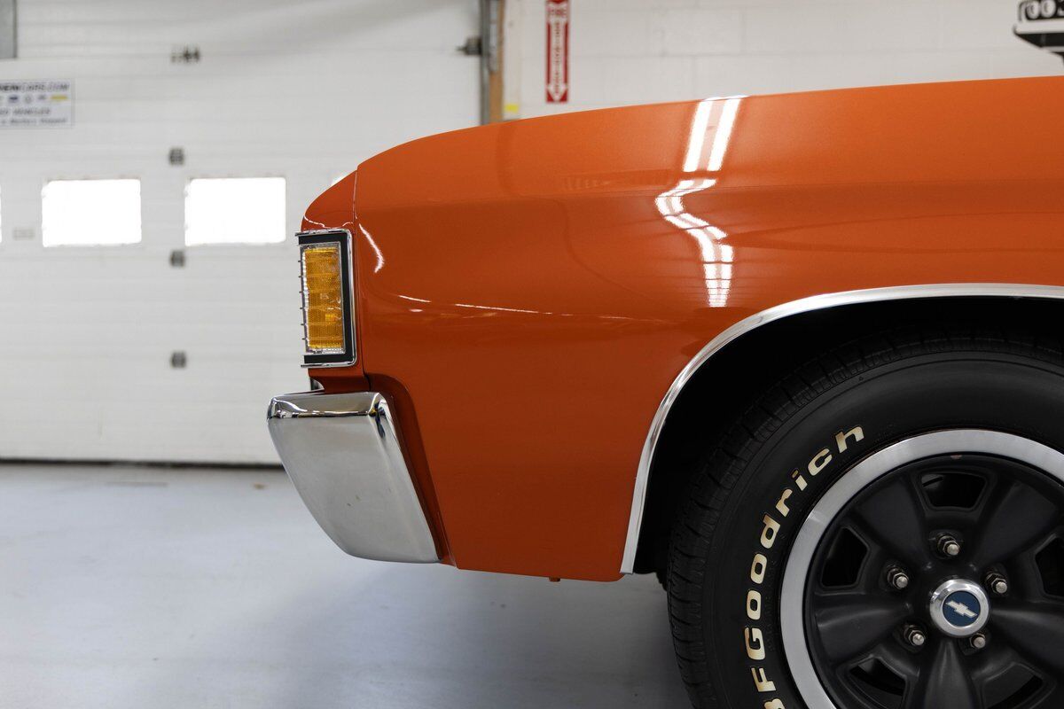 Chevrolet-Chevelle-1972-Orange-White-0-18