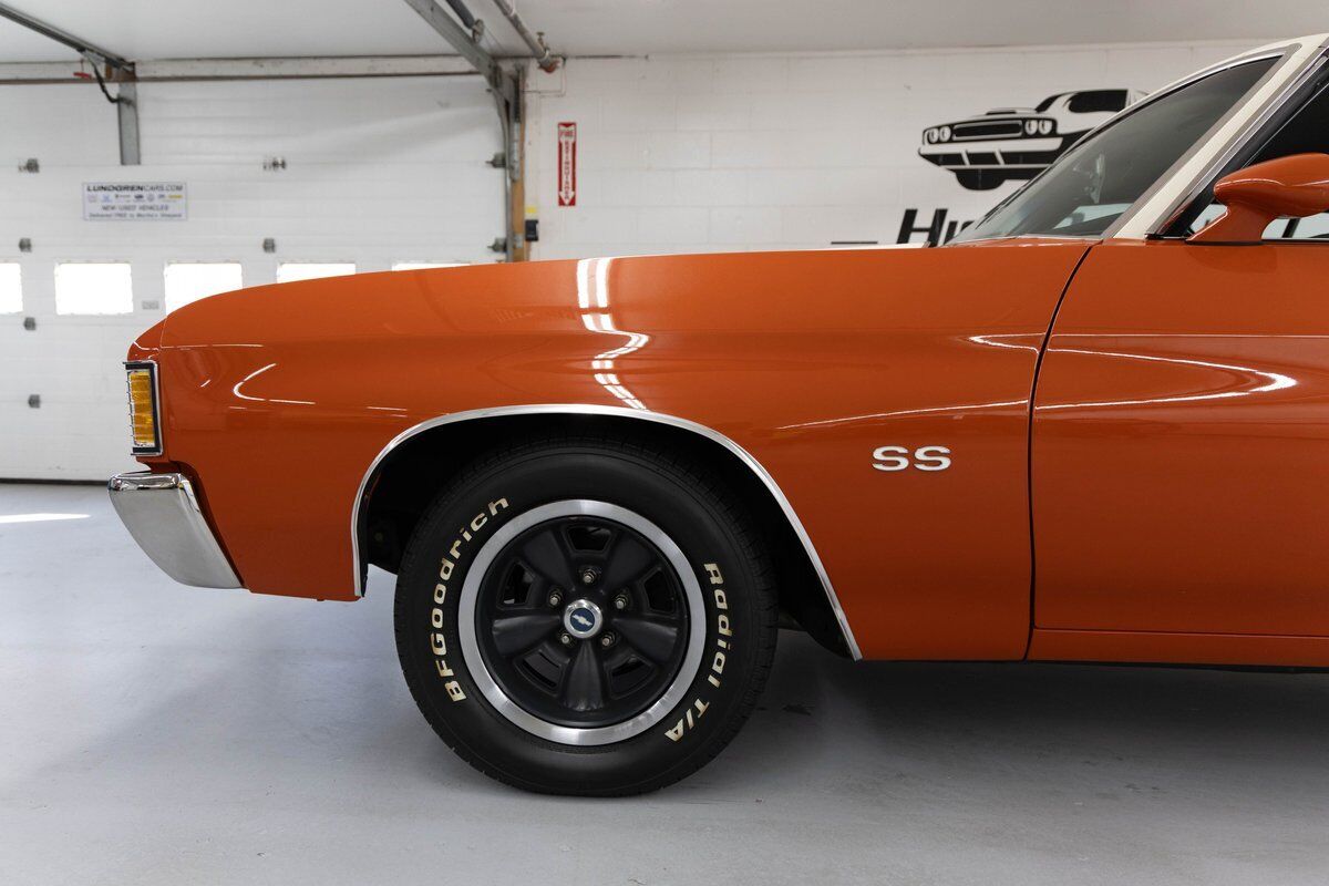 Chevrolet-Chevelle-1972-Orange-White-0-19