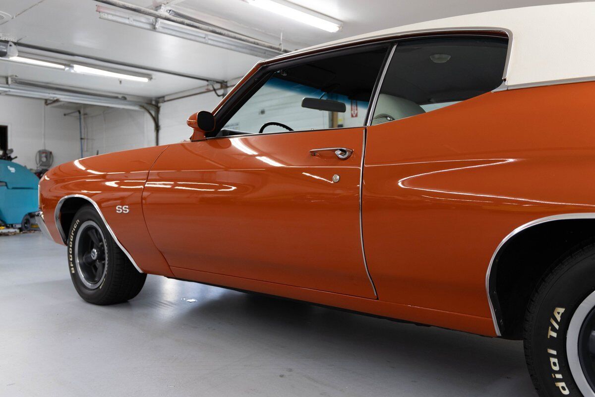 Chevrolet-Chevelle-1972-Orange-White-0-23