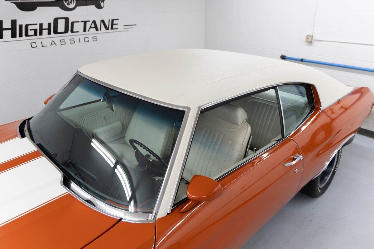 Chevrolet-Chevelle-1972-Orange-White-0-28