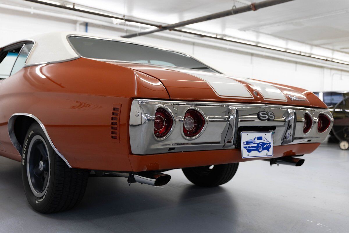 Chevrolet-Chevelle-1972-Orange-White-0-38