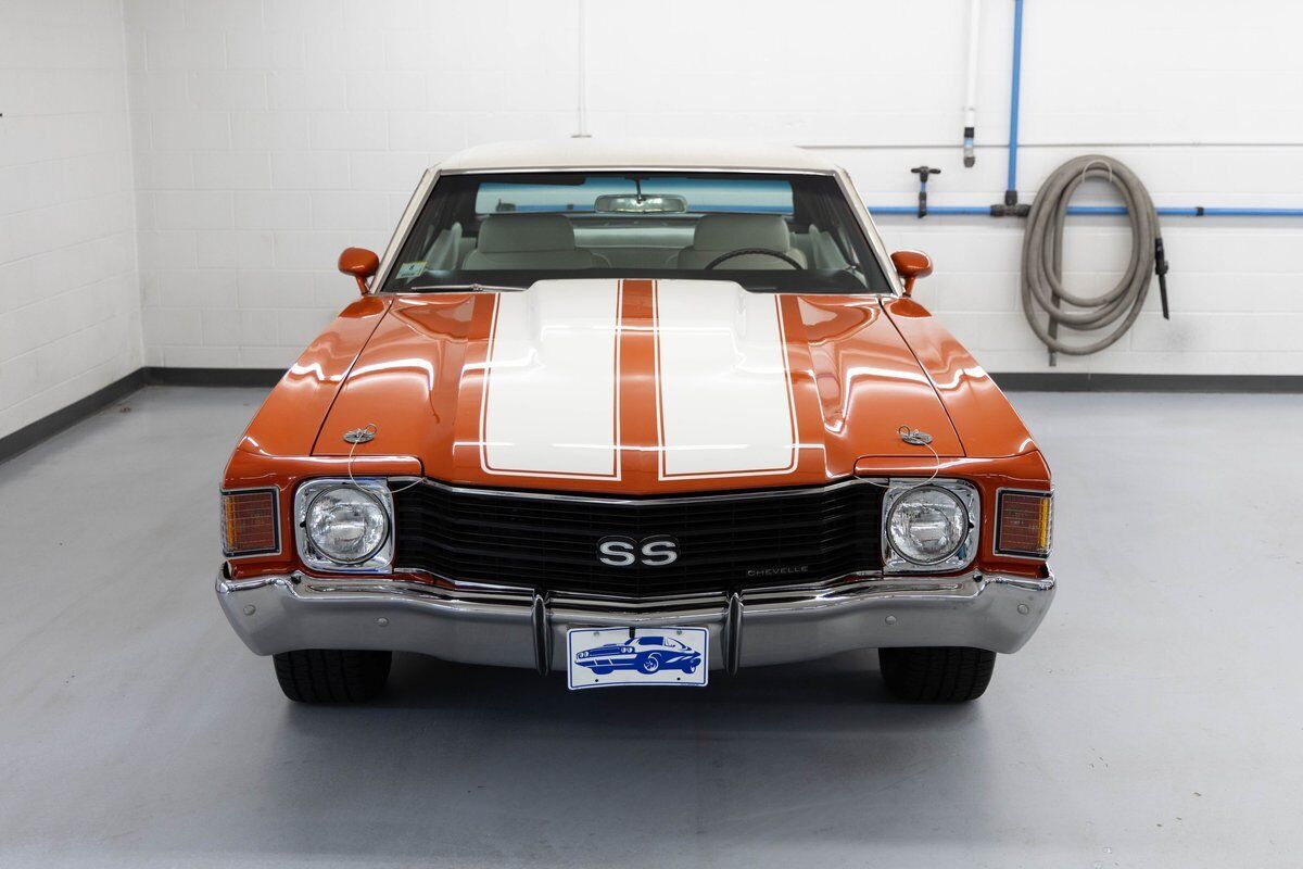 Chevrolet-Chevelle-1972-Orange-White-0-4