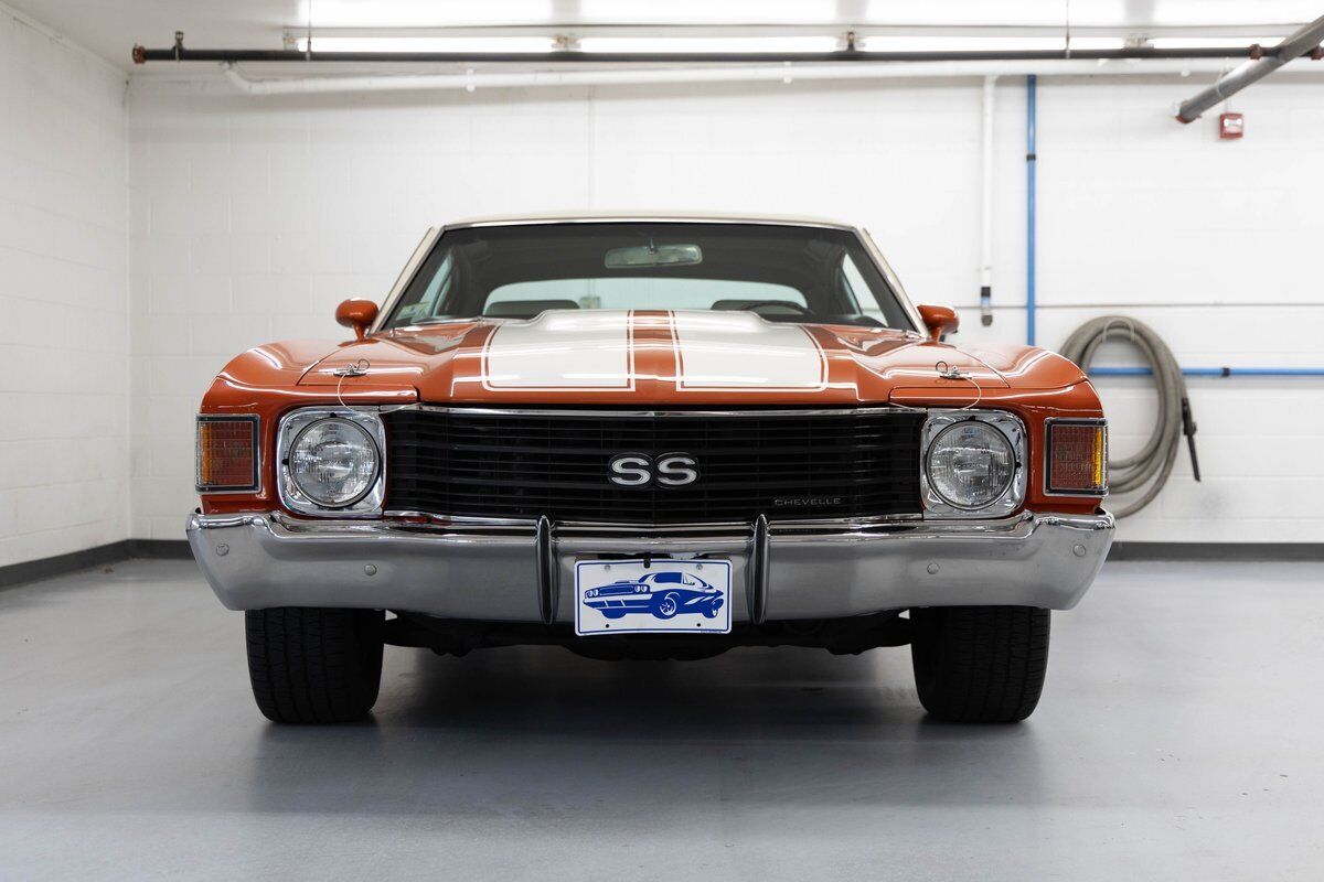 Chevrolet-Chevelle-1972-Orange-White-0-5