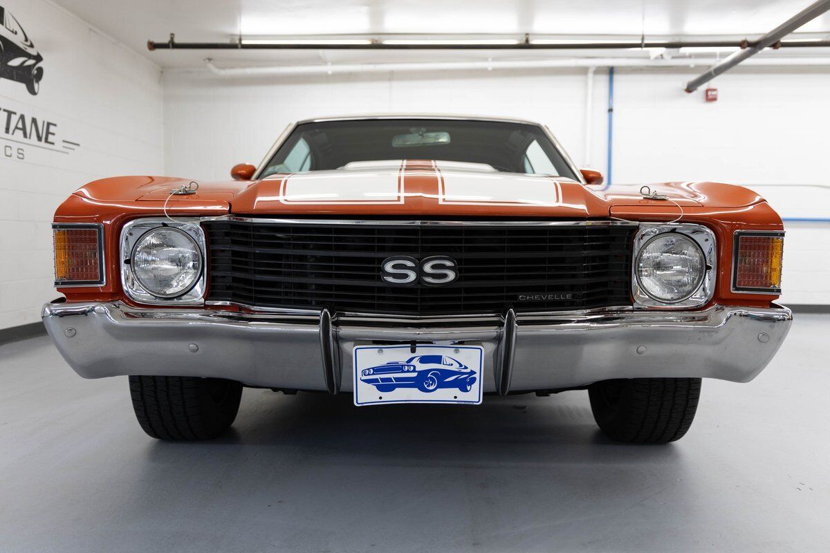 Chevrolet-Chevelle-1972-Orange-White-0-8