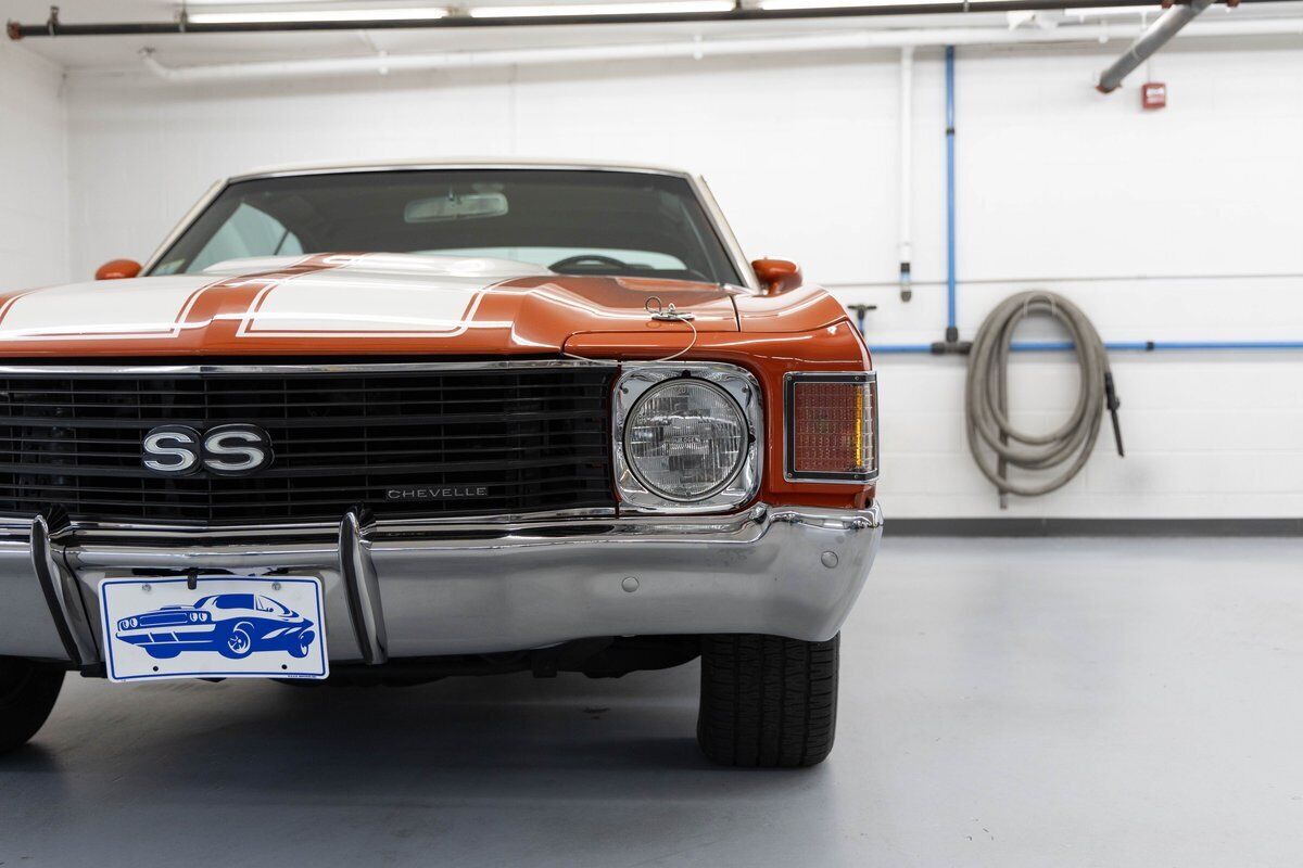 Chevrolet-Chevelle-1972-Orange-White-0-9