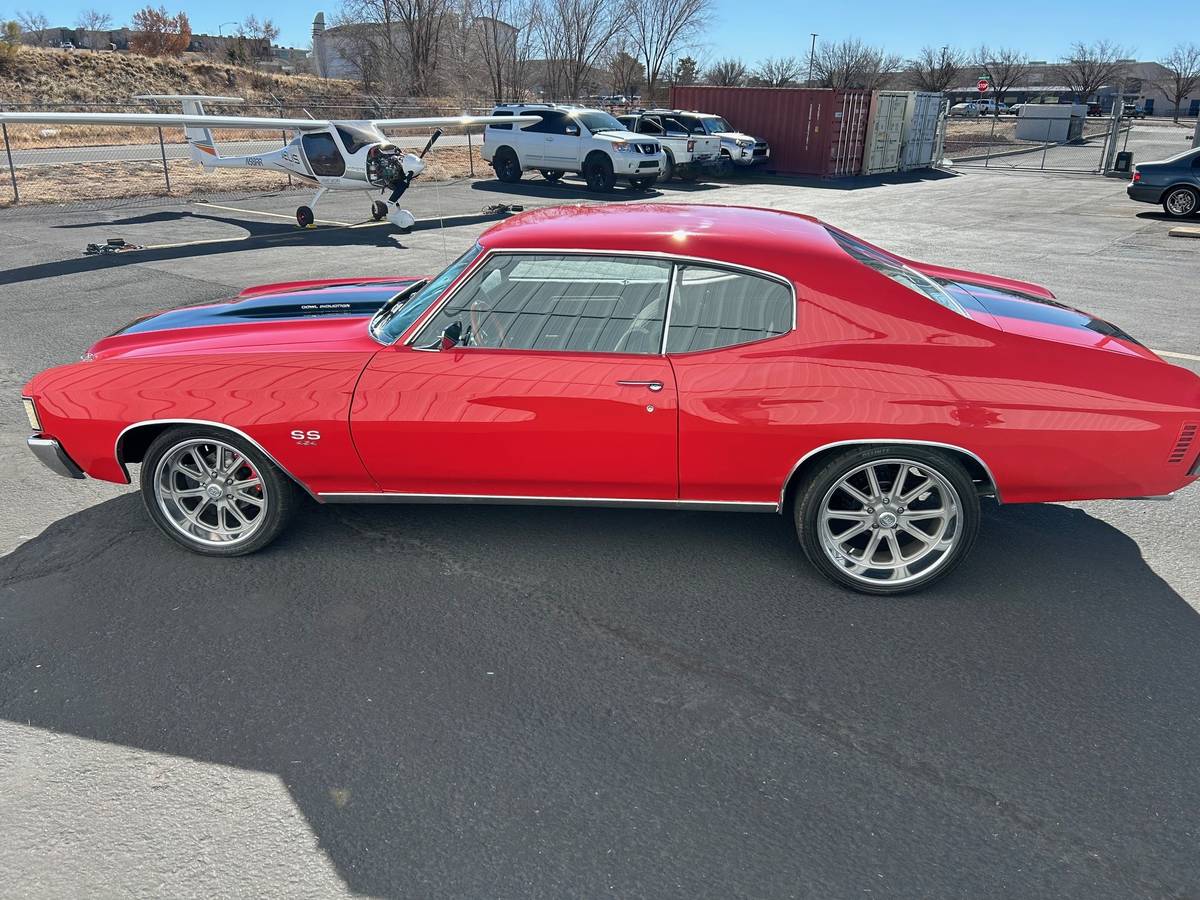 Chevrolet-Chevelle-1972-red-138-9