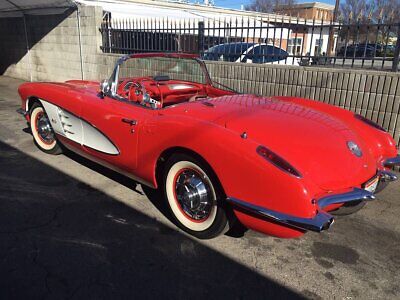 Chevrolet-Chevelle-Cabriolet-1960-Red-Red-125101-3