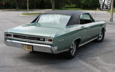 Chevrolet-Chevelle-Coupe-1966-Green-Black-128606-7