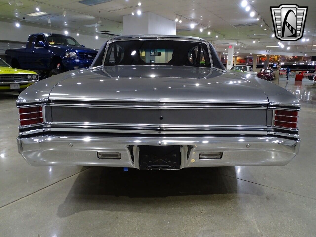 Chevrolet-Chevelle-Coupe-1967-Gray-Black-33190-5