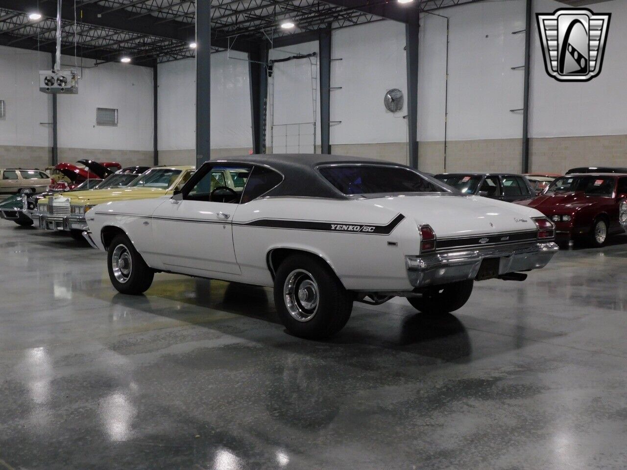 Chevrolet-Chevelle-Coupe-1969-White-Black-31012-3