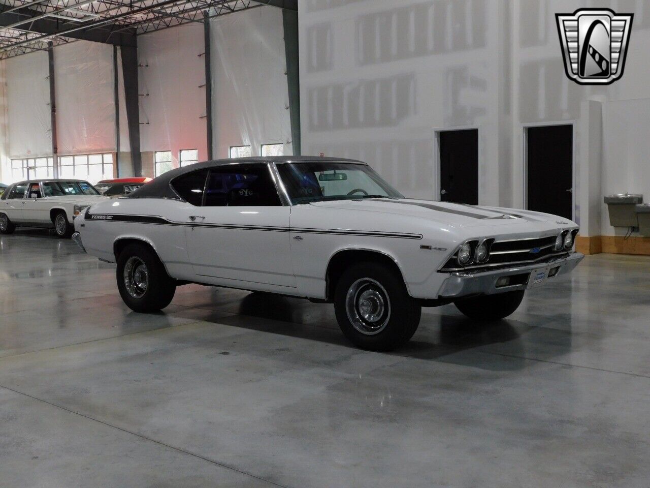 Chevrolet-Chevelle-Coupe-1969-White-Black-31012-5