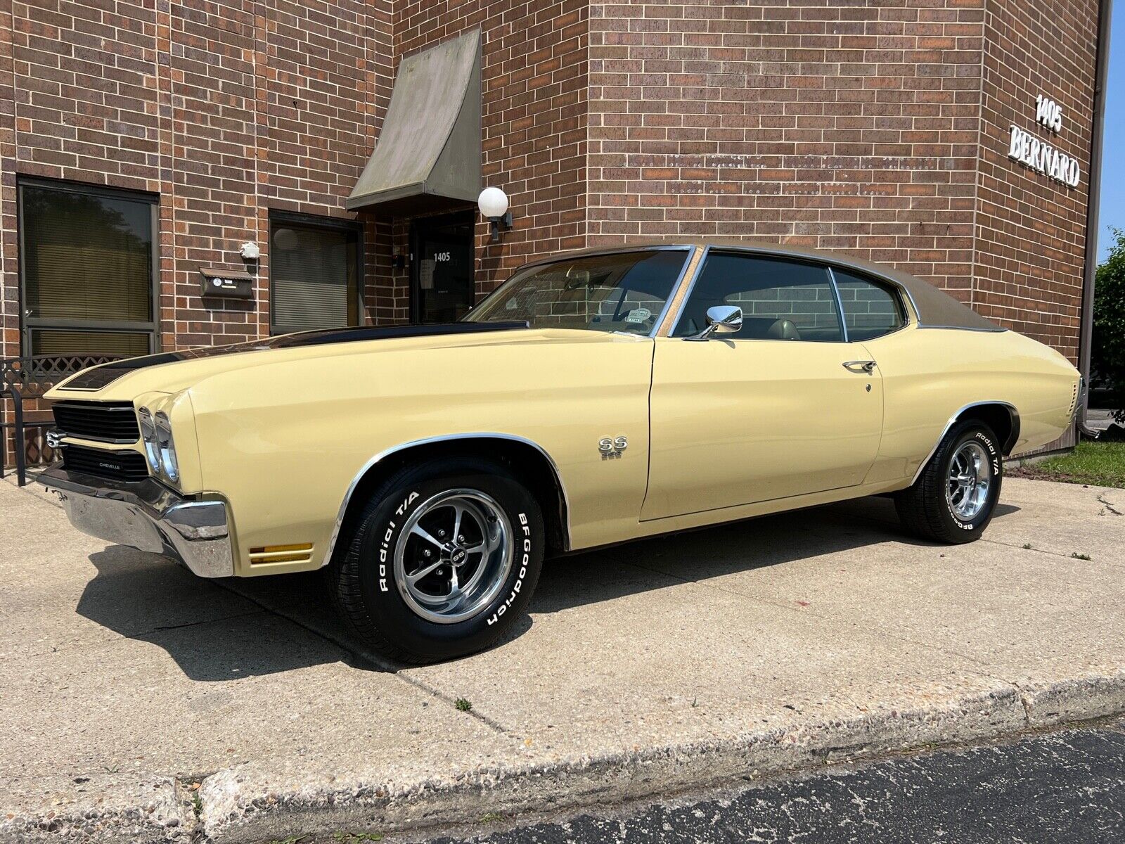 Chevrolet-Chevelle-Coupe-1970-Gold-Tan-18490-1