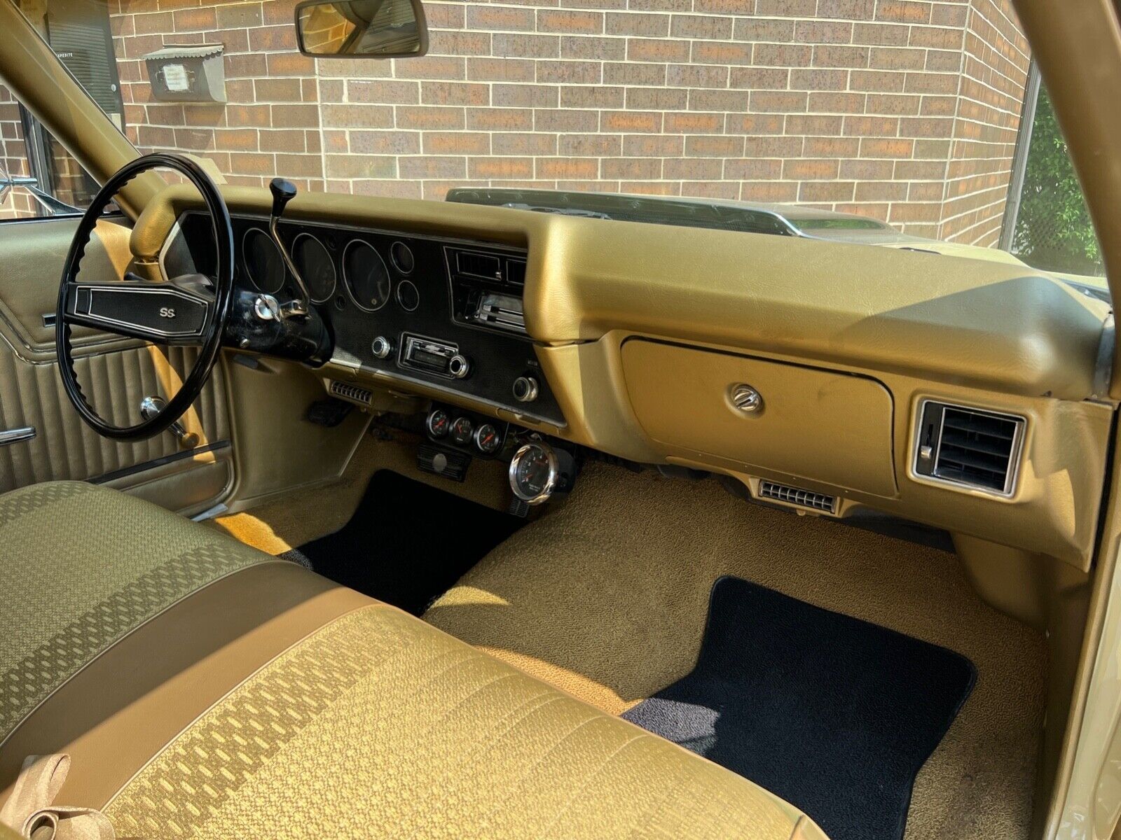 Chevrolet-Chevelle-Coupe-1970-Gold-Tan-18490-20