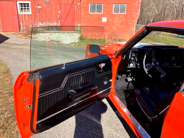 Chevrolet-Chevelle-Coupe-1970-Hugger-Orange-Black-13078-10