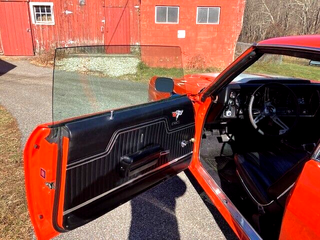 Chevrolet-Chevelle-Coupe-1970-Hugger-Orange-Black-13078-23