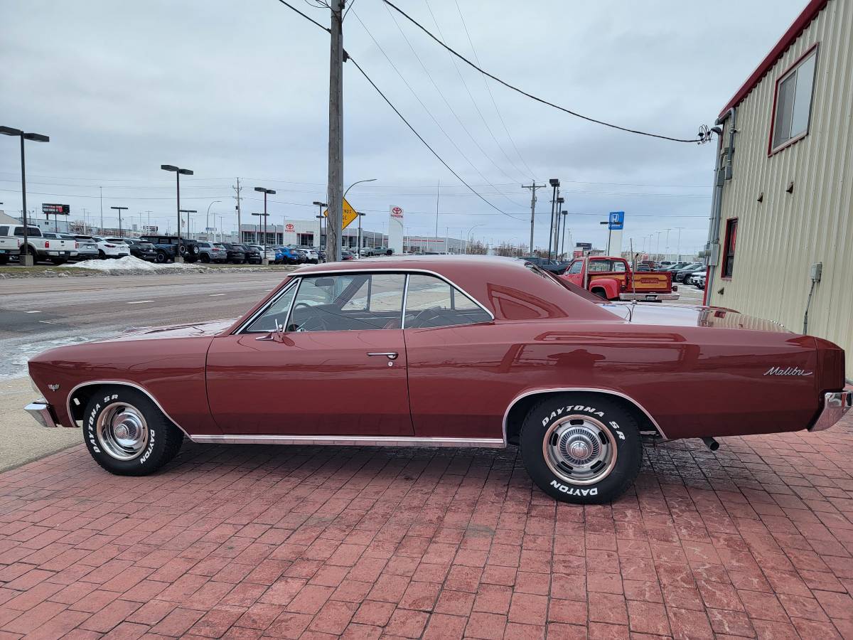 Chevrolet-Chevelle-malibu-1966-10