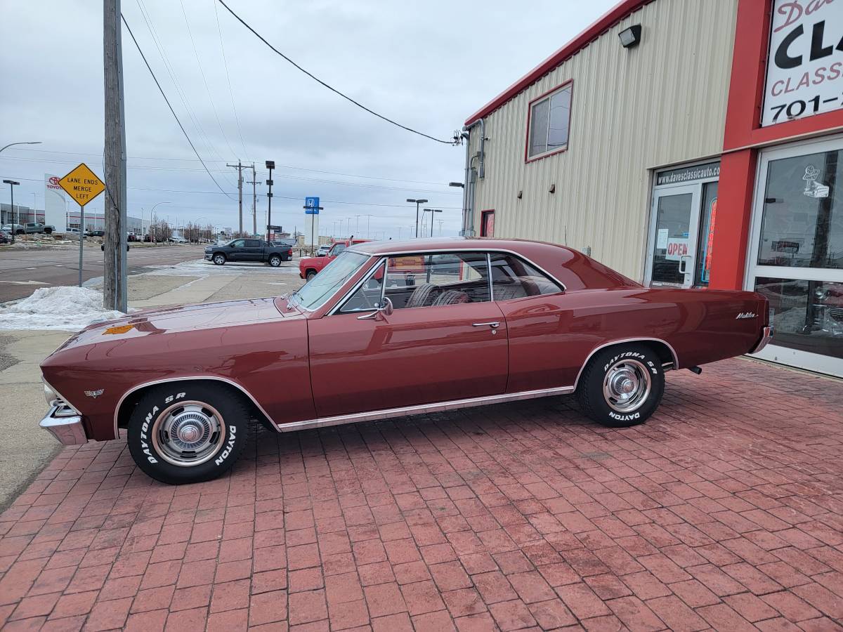 Chevrolet-Chevelle-malibu-1966-8