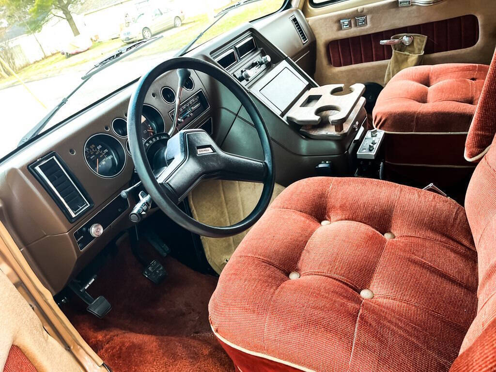 Chevrolet-Chevy-Van-1985-Brown-Brown-124512-15