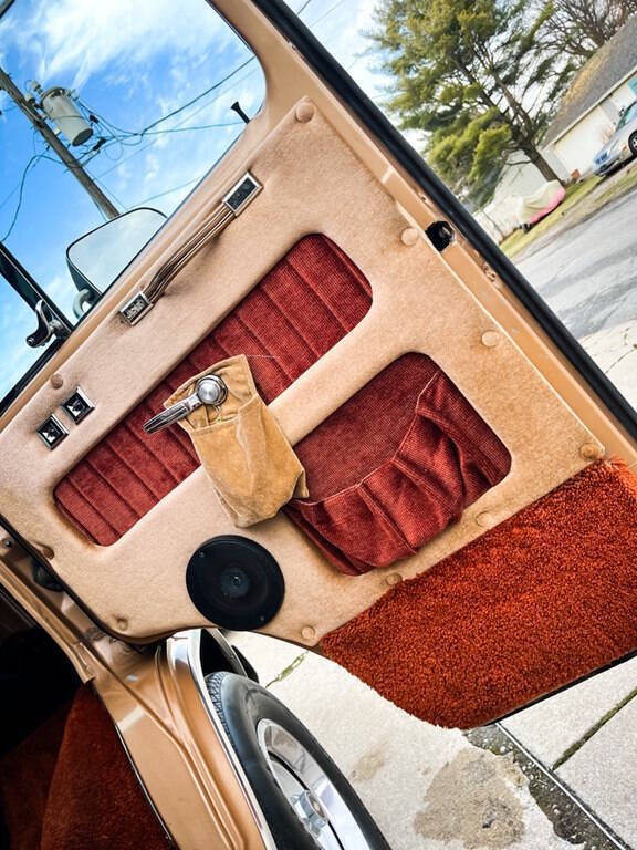 Chevrolet-Chevy-Van-1985-Brown-Brown-124512-20