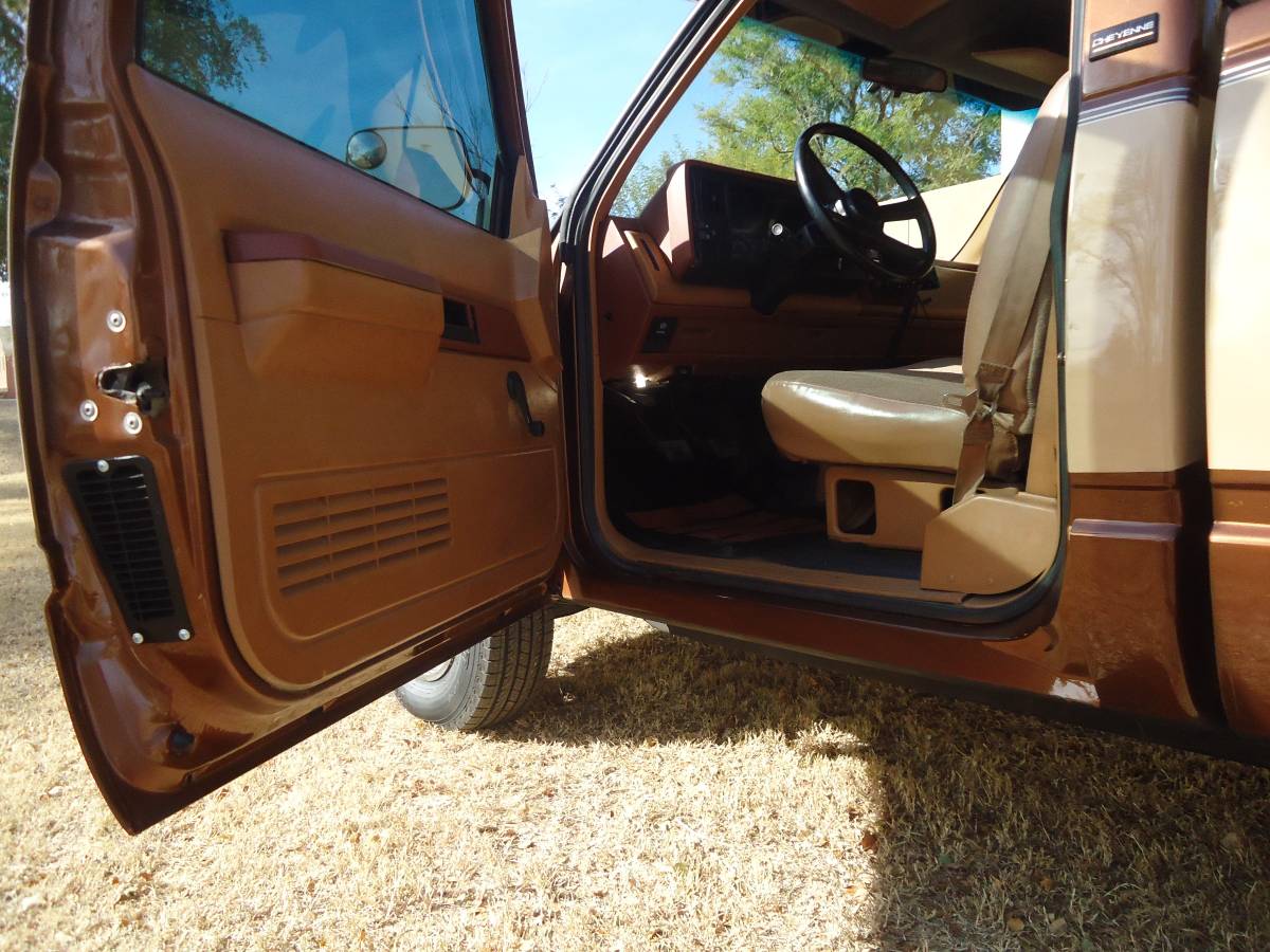 Chevrolet-Cheyenne-ck-2500-silverado-1989-7242-11