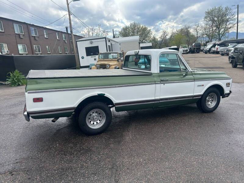 Chevrolet-Ck-10-series-1972-green-27098-19