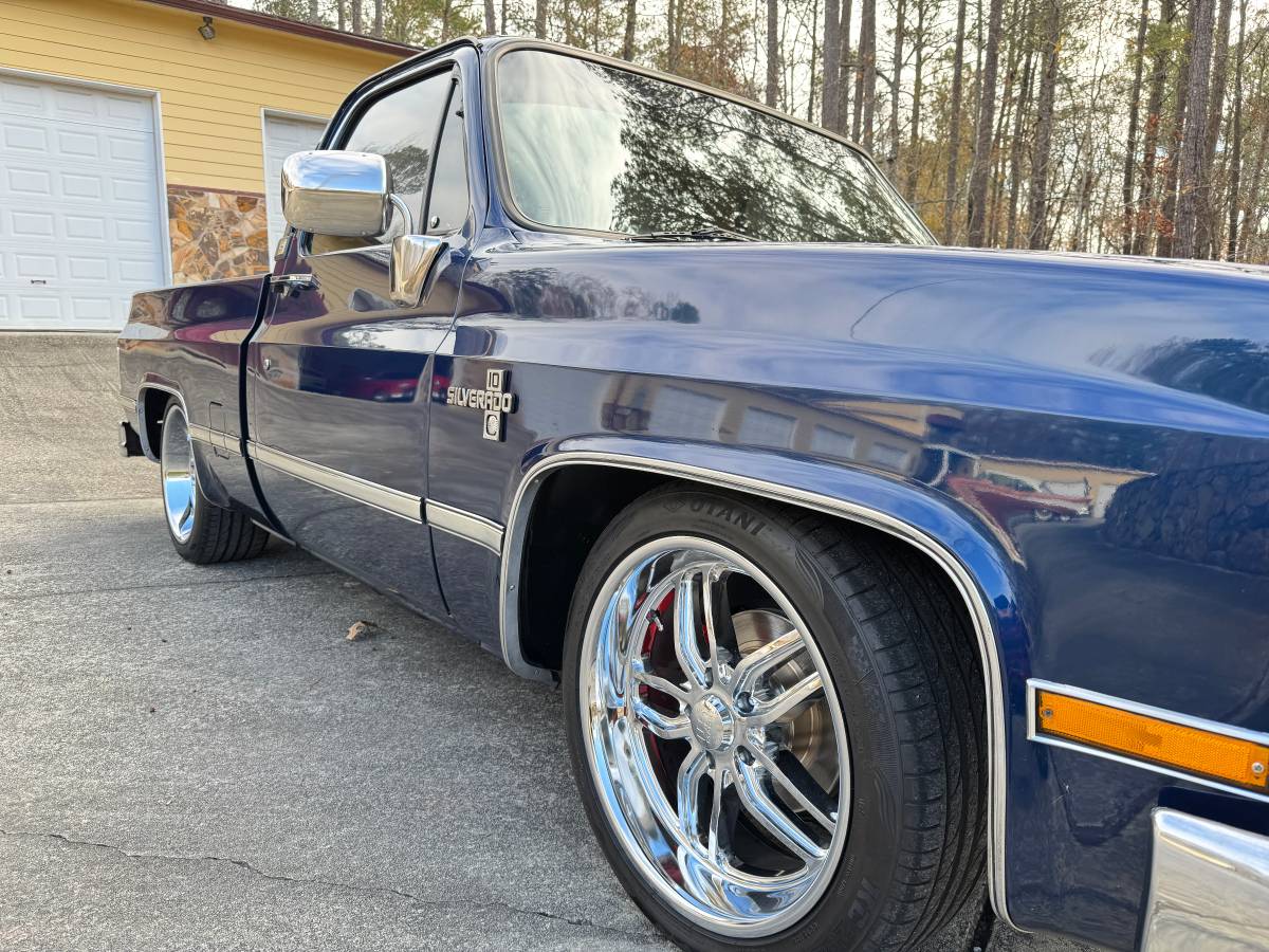 Chevrolet-Ck-pickup-12-ton-1984-blue-2-1