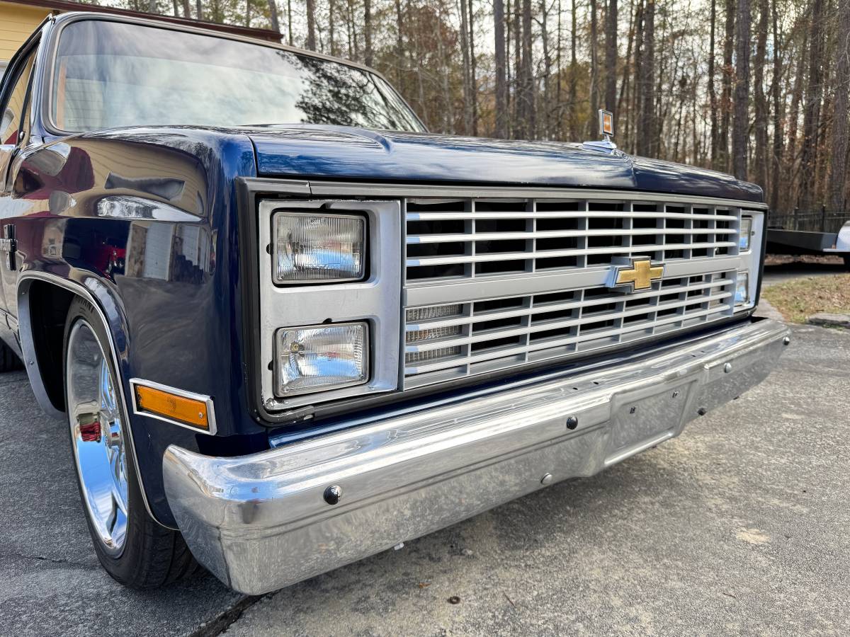 Chevrolet-Ck-pickup-12-ton-1984-blue-2-2