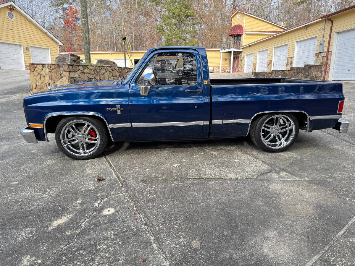 Chevrolet-Ck-pickup-12-ton-1984-blue-2-4