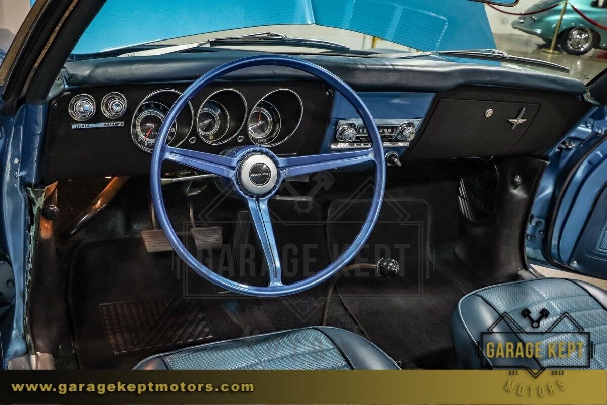 Chevrolet-Corvair-Cabriolet-1968-Blue-Blue-139308-3