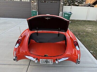 Chevrolet-Corvette-1956-13