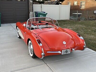 Chevrolet-Corvette-1956-2