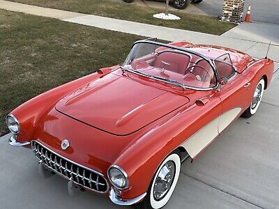 Chevrolet-Corvette-1956-4