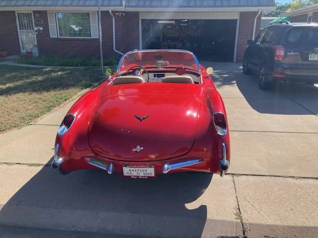 Chevrolet-Corvette-1957-4