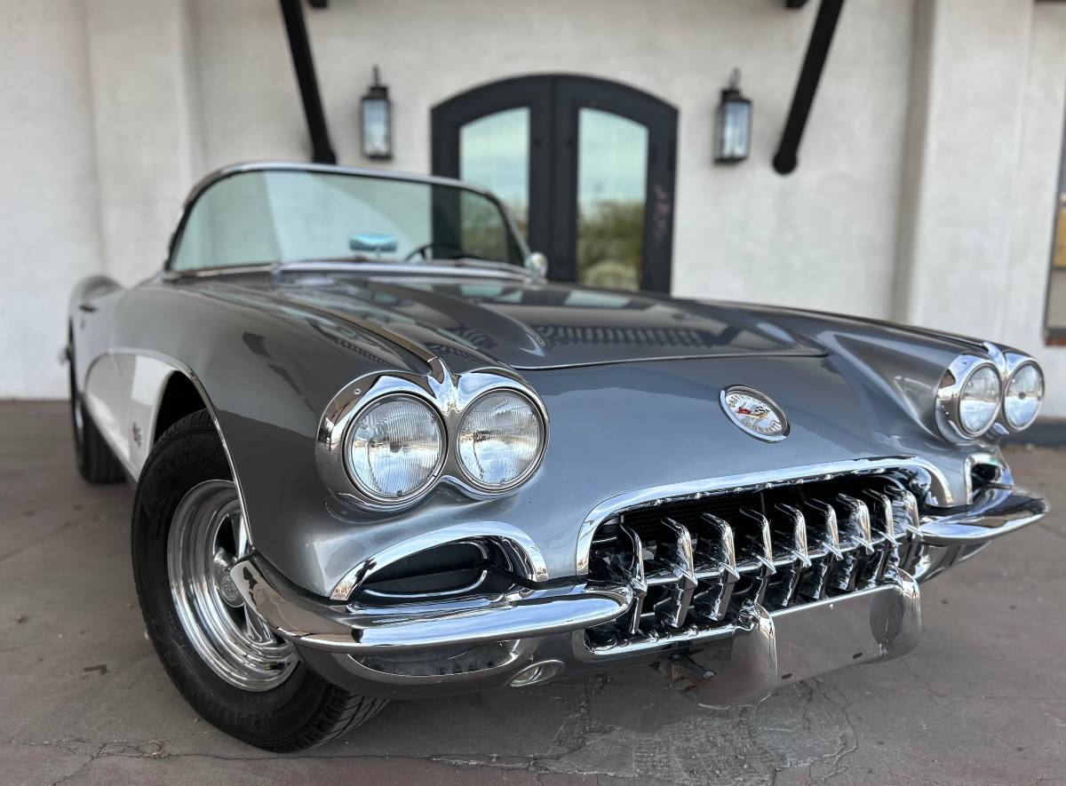 Chevrolet-Corvette-1960-7