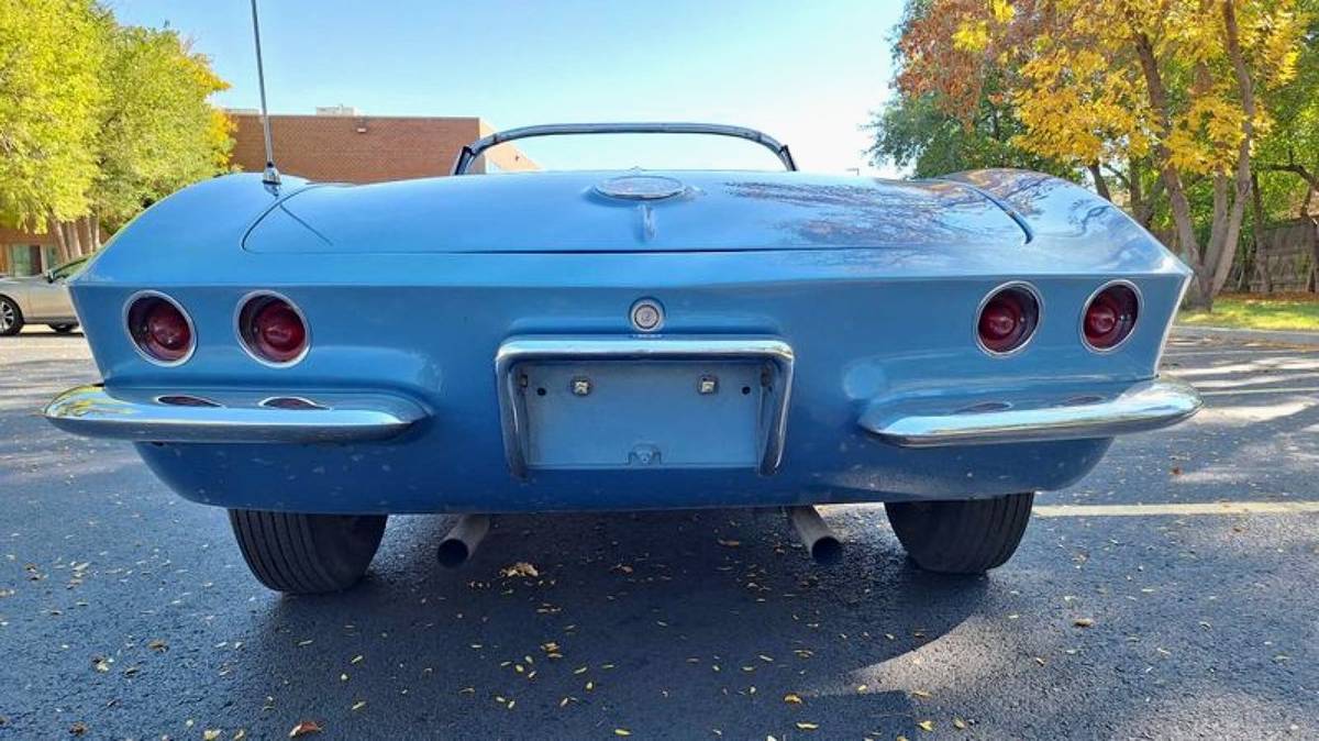 Chevrolet-Corvette-1961-15