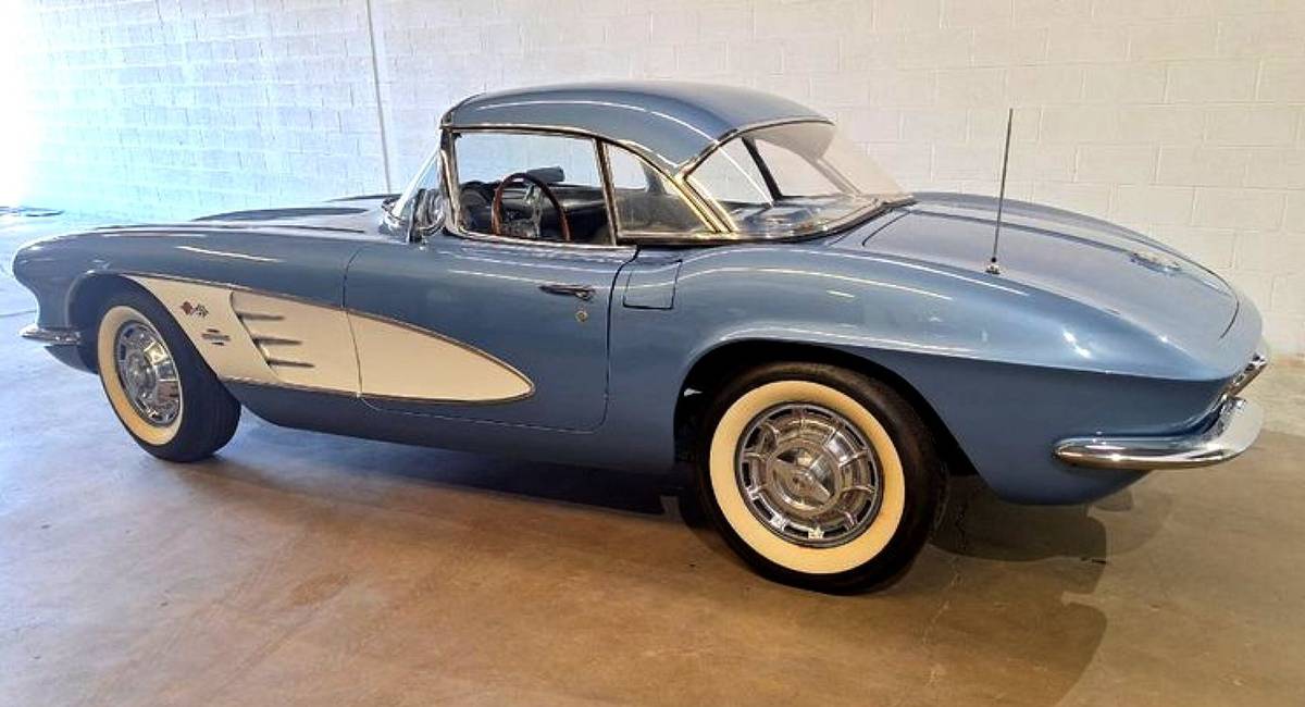 Chevrolet-Corvette-1961-20