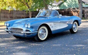 Chevrolet-Corvette-1961