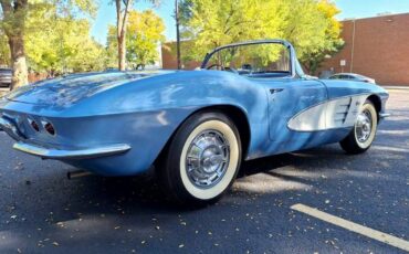 Chevrolet-Corvette-1961-7