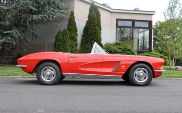 Chevrolet-Corvette-1962-2