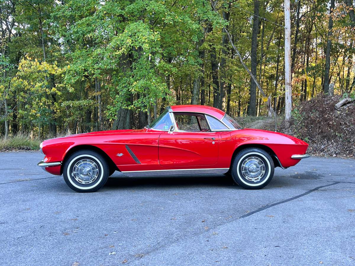 Chevrolet-Corvette-1962-red-137027-1