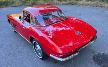 Chevrolet-Corvette-1962-red-137027-3