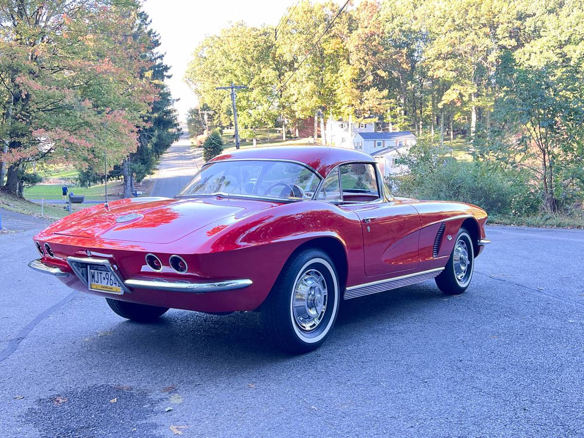 Chevrolet-Corvette-1962-red-137027-4